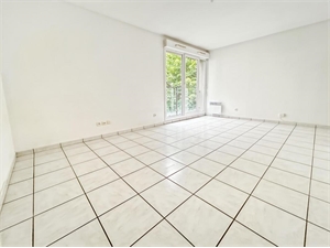 appartement à la vente -   37200  TOURS, surface 32 m2 vente appartement - UBI474306593